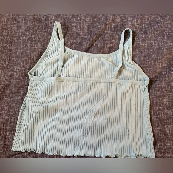 🍉 Old Navy crop cami ribbed light green 3X EUC lettuce hem - Picture 2 of 4